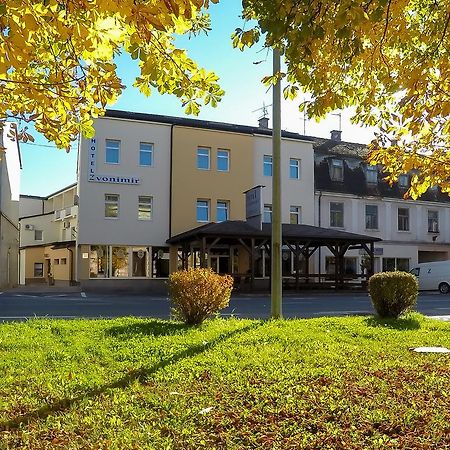 Hotel Zvonimir Оточац Екстер'єр фото